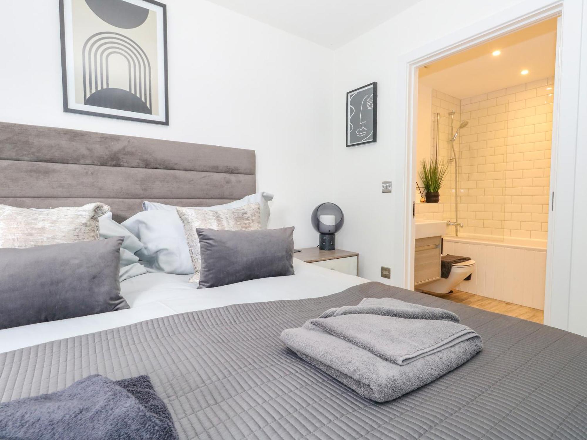 66A Danecourt Road Villa Poole Eksteriør billede