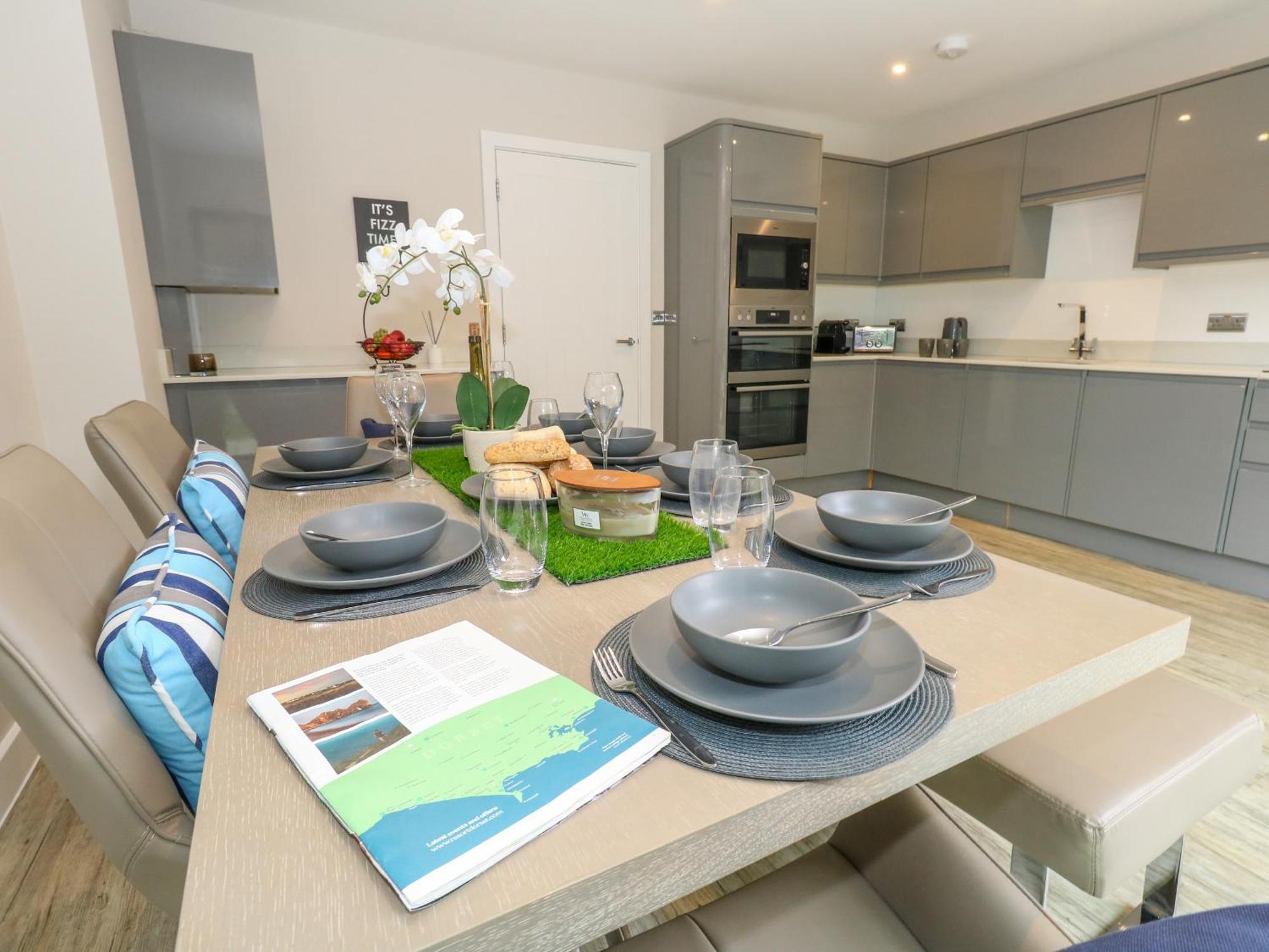 66A Danecourt Road Villa Poole Eksteriør billede