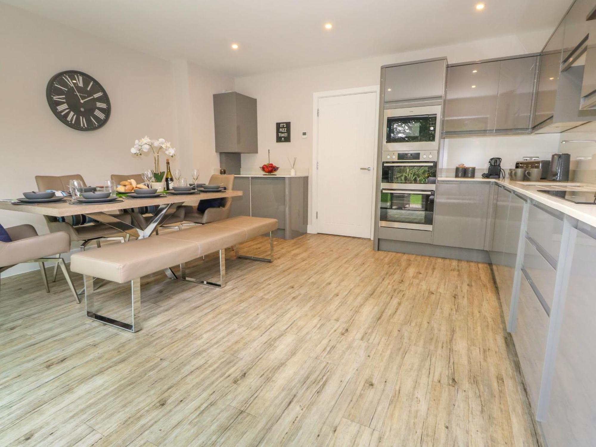 66A Danecourt Road Villa Poole Eksteriør billede